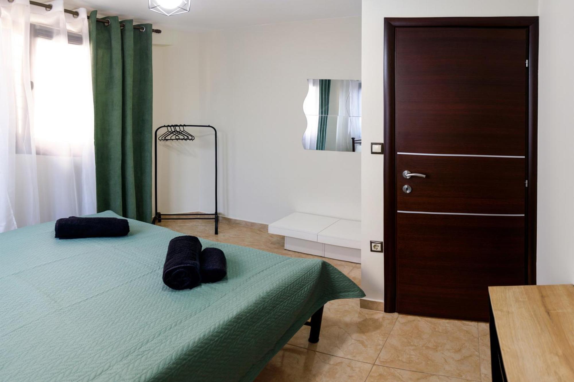 Apartment Charming With Gorgeous View & Private Parking *